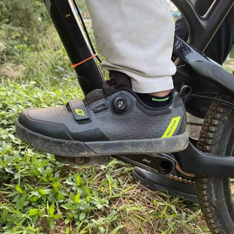 Commuting On Road Bike - AVITUS sepatu sepeda gunung, sepatu Zapatillas
